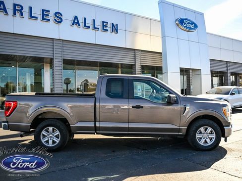 Used 2022 Ford F150 XLT w/ Trailer Tow Package image 8