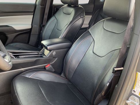 Used 2023 Jeep Compass Limited w/ Elite Group image 7