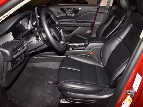 New 2026 Lincoln Corsair Premiere FWD image 12