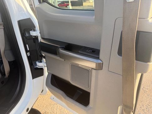 Used 2017 Ford F350 XLT image 27