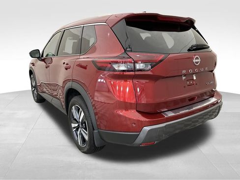 Used 2024 Nissan Rogue SL w/ SL Premium Package image 3