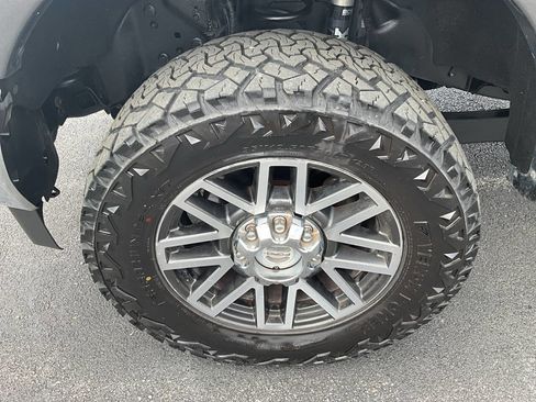 Used 2017 Ford F250 Lariat w/ Lariat Ultimate Package image 20