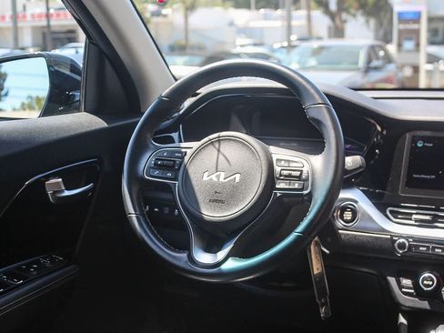 Used 2022 Kia Niro Touring Special Edition FWD image 19