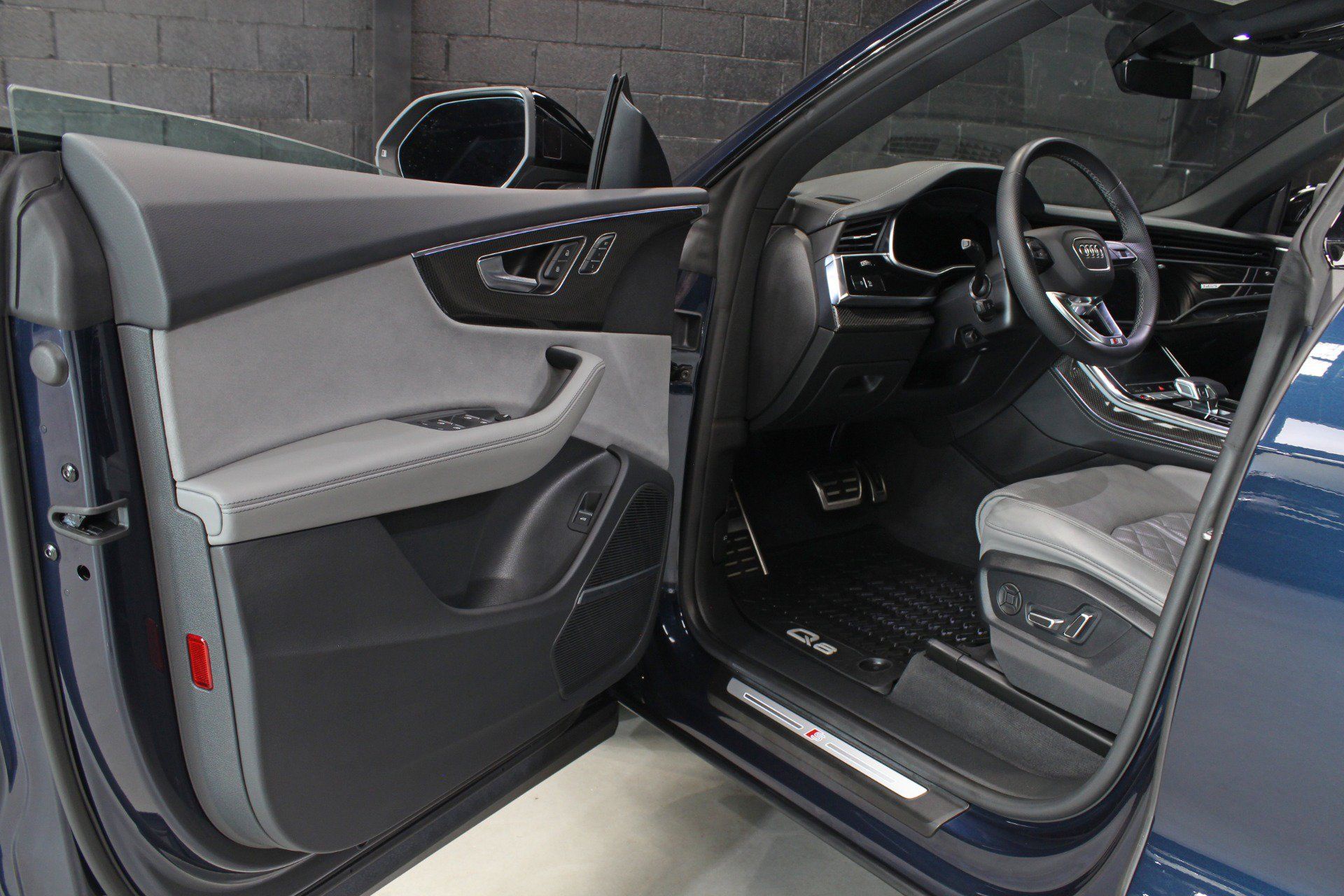 Used 2023 Audi SQ8 Premium Plus AWD/4WD image 27