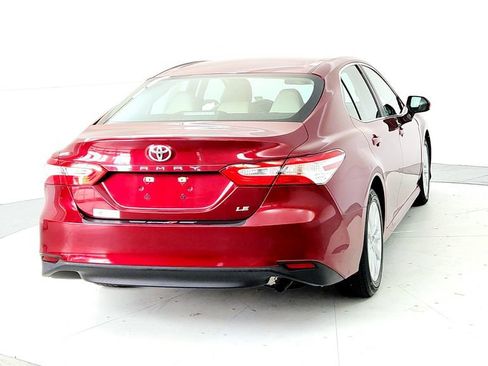 Certified 2018 Toyota Camry LE FWD image 5