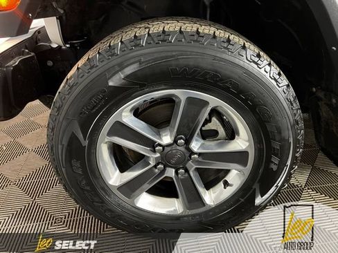 Used 2022 Jeep Wrangler Unlimited Sahara w/ Safety Group AWD/4WD image 31