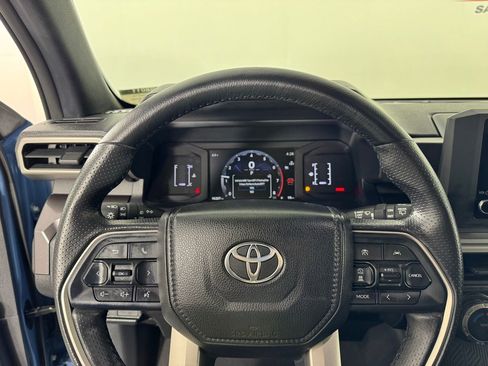 Used 2025 Toyota 4Runner SR5 image 21