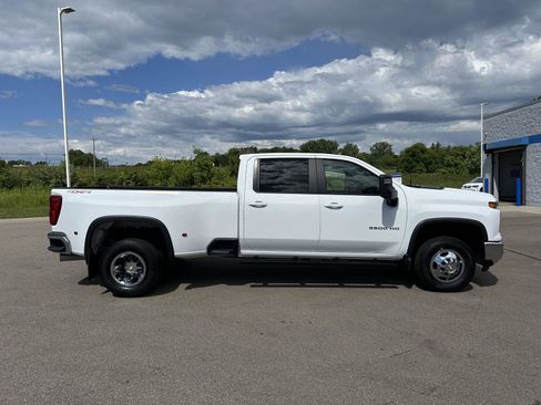 Used 2024 Chevrolet Silverado 3500 LT w/ Convenience Package AWD/4WD image 11