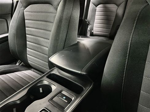 Used 2022 Ford Edge SE w/ Cargo Accessory Package image 33