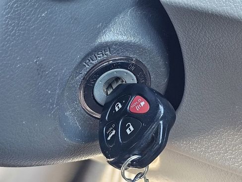 Used 2007 Toyota Camry LE image 33