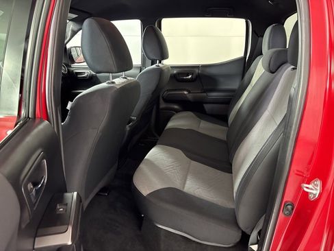 Used 2022 Toyota Tacoma TRD Off-Road w/ Technology Package image 23