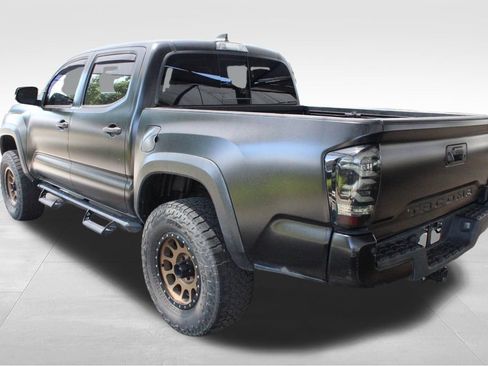 Used 2021 Toyota Tacoma TRD Off-Road w/ Technology Package AWD/4WD image 12