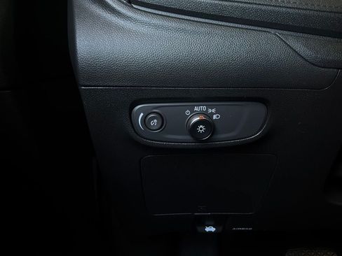 Used 2025 Buick Encore GX Preferred FWD image 19