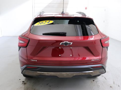 Used 2024 Chevrolet Trax ACTIV w/ Driver Confidence Package image 7