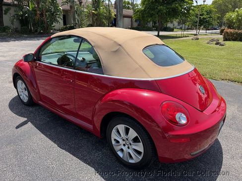 Used 2010 Volkswagen Beetle Convertible FWD image 21