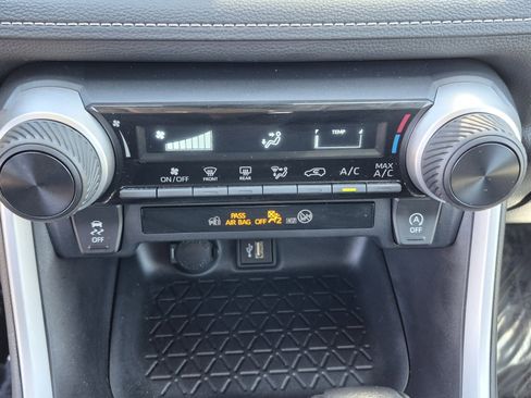 Certified 2024 Toyota RAV4 LE AWD/4WD image 32