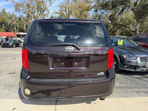 Used 2010 Scion xB FWD image 10