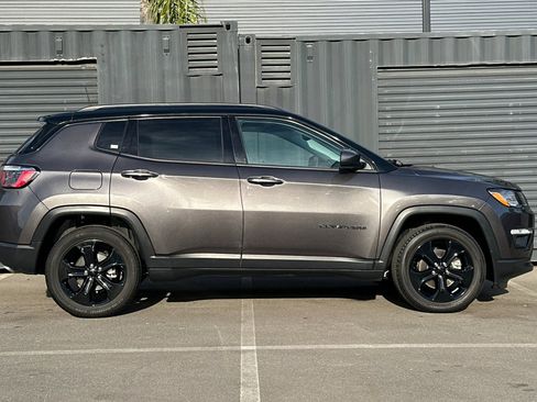 Used 2021 Jeep Compass Latitude image 9