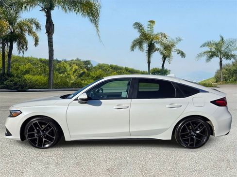 Used 2024 Honda Civic Sport Touring image 2