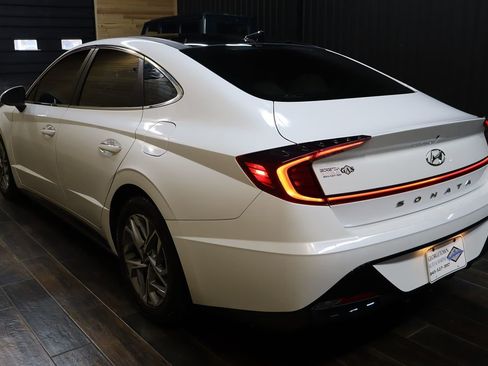 Used 2020 Hyundai Sonata SEL w/ Convenience + Sunroof Package FWD image 3