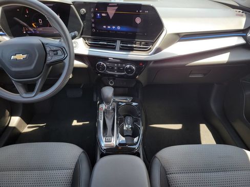 Used 2024 Chevrolet Trax LT FWD image 19