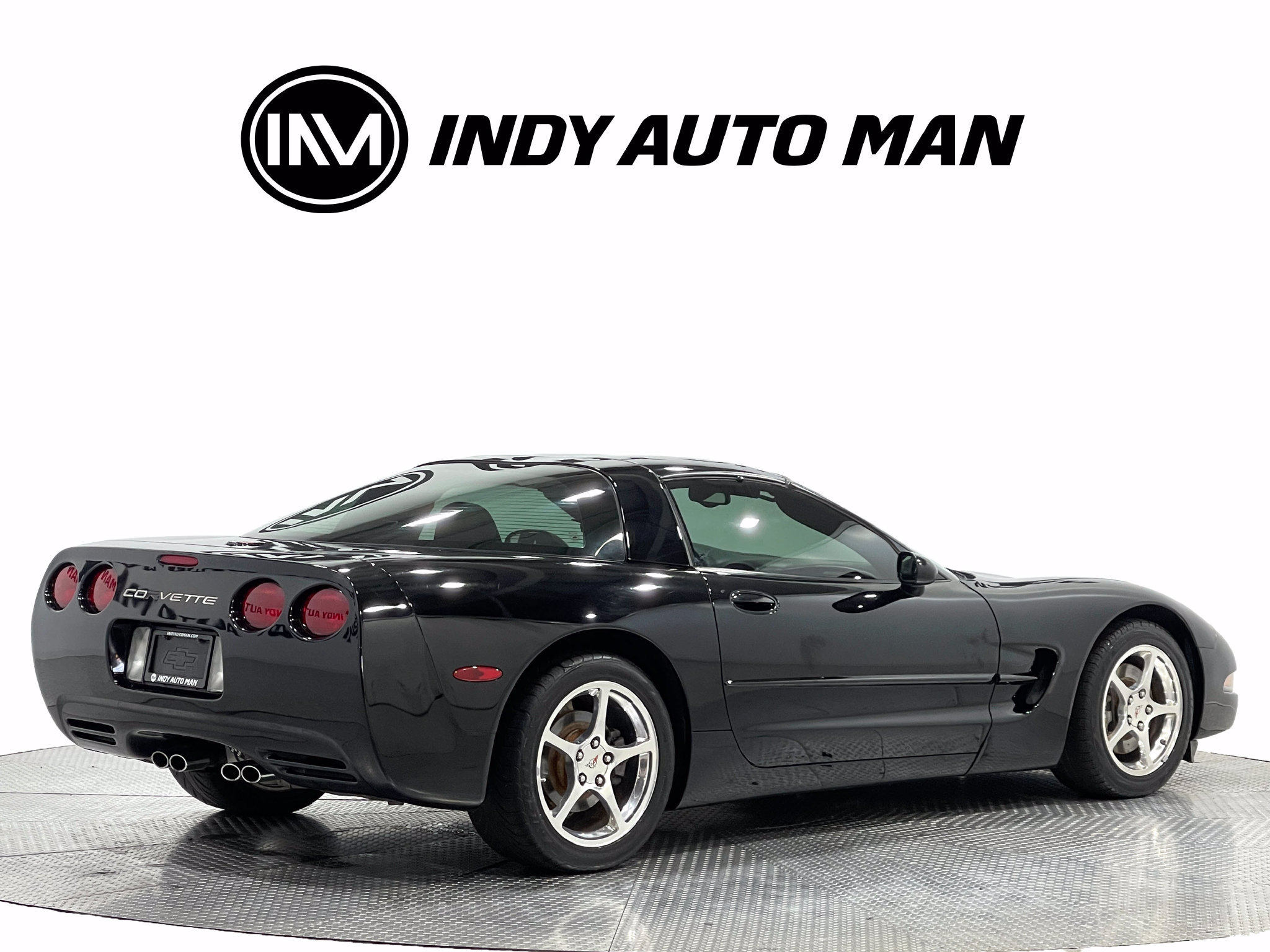 Used 2004 Chevrolet Corvette Coupe w/ Preferred Equipment Group RWD image 4