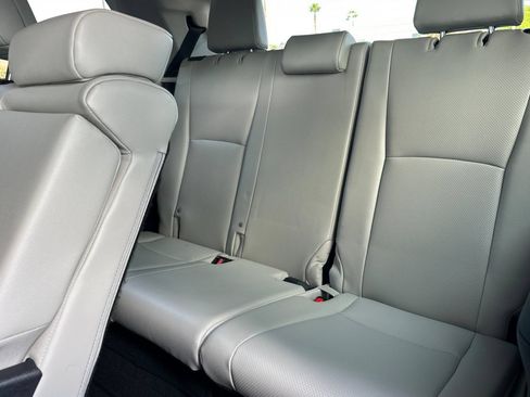 Used 2024 Toyota Grand Highlander AWD image 14