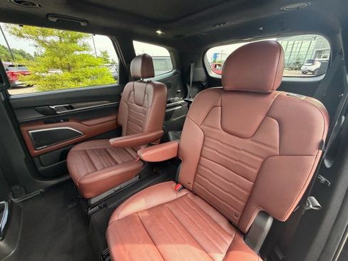 Used 2023 Kia Telluride SX Prestige AWD/4WD image 8