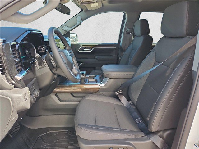 New 2026 Chevrolet Silverado 1500 RST w/ Dark Appearance Package AWD/4WD image 4