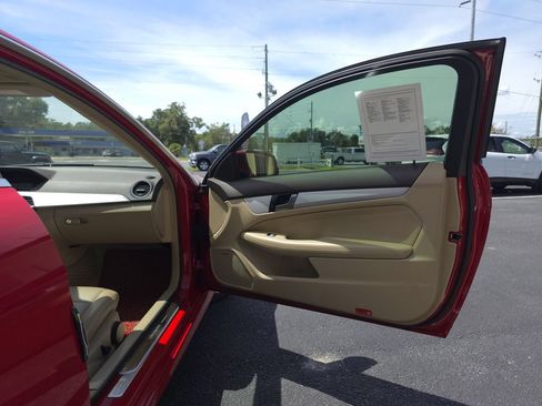 Used 2013 Mercedes-Benz C 250 Coupe image 13