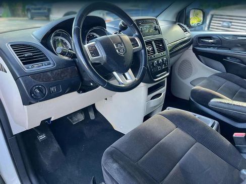 Used 2013 Dodge Grand Caravan SE FWD image 8