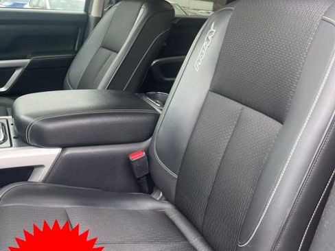 Used 2019 Nissan Titan PRO-4X image 5