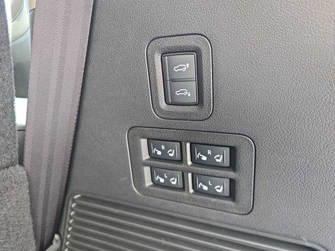 Used 2025 INFINITI QX80 Sensory AWD/4WD image 29