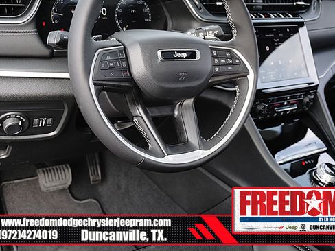 New 2025 Jeep Grand Cherokee L Altitude image 26