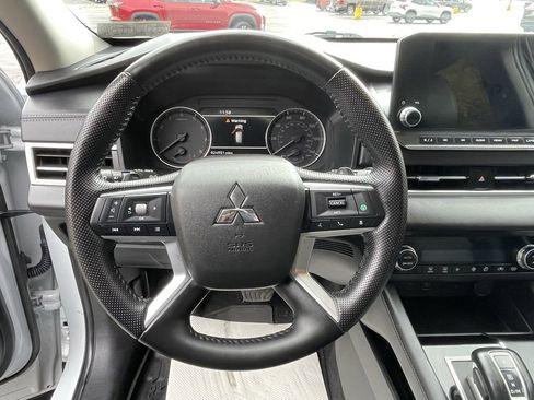 Used 2024 Mitsubishi Outlander SE image 30