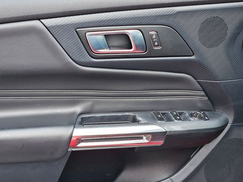 Used 2024 Ford Mustang Premium image 19