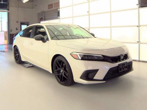 Used 2024 Honda Civic Sport image 3