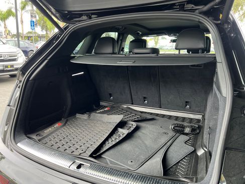 Used 2018 Audi SQ5 Prestige w/ Prestige Package AWD/4WD image 19