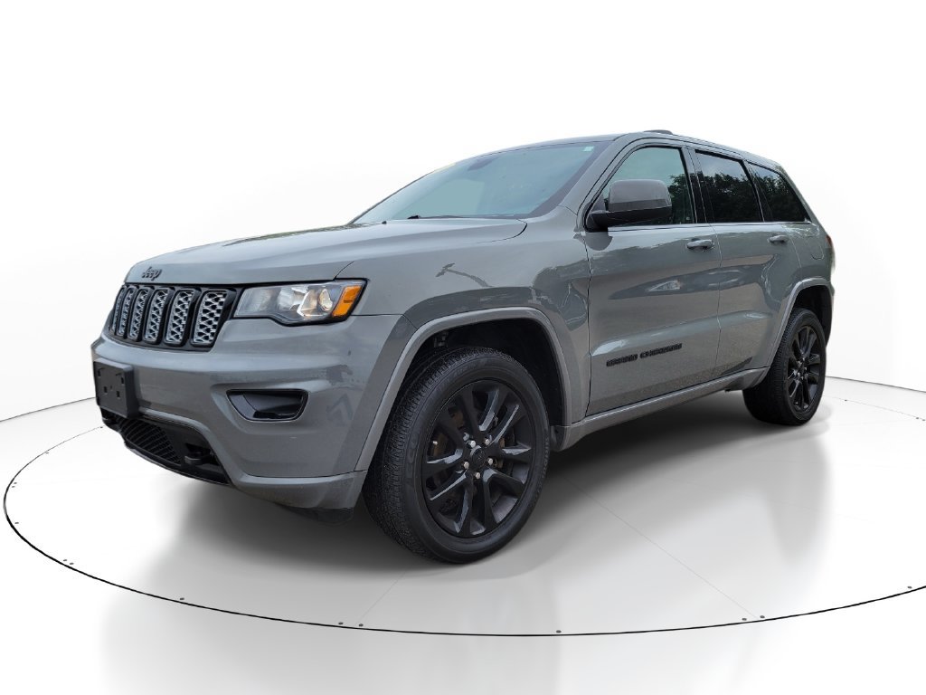 Used 2020 Jeep Grand Cherokee Altitude AWD/4WD image 2