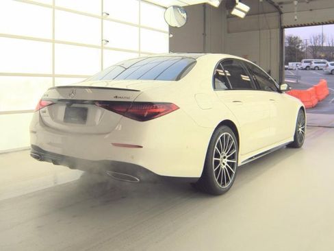 Used 2022 Mercedes-Benz S 580 4MATIC Sedan w/ AMG Line Package image 2
