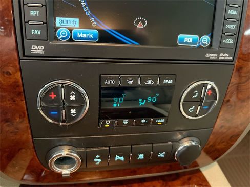 Used 2011 Chevrolet Tahoe LTZ image 16