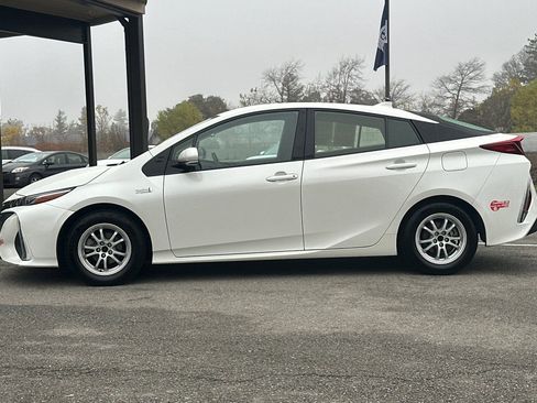 Used 2017 Toyota Prius Prime Plus image 7