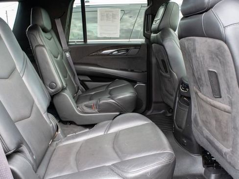 Used 2016 Cadillac Escalade Platinum image 26
