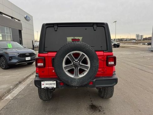 Used 2018 Jeep Wrangler Unlimited Sahara w/ Cold Weather Group AWD/4WD image 37