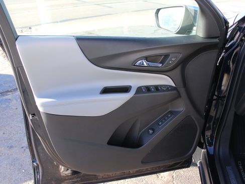 Used 2020 Chevrolet Equinox Premier image 11