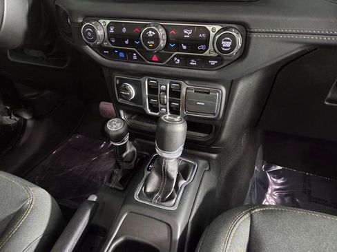 Certified 2025 Jeep Wrangler Sahara w/ Safety Group image 31