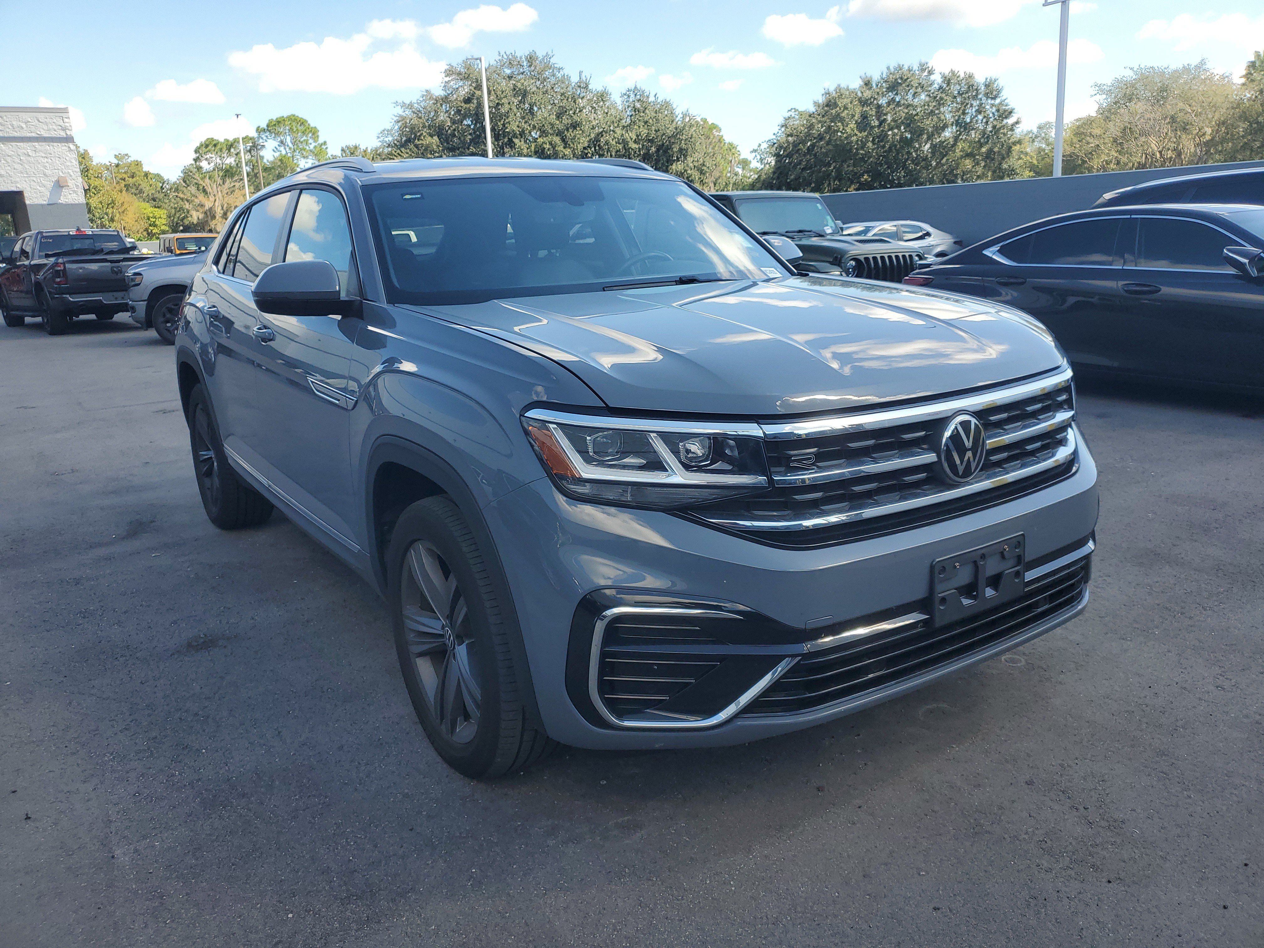Used 2021 Volkswagen Atlas Cross Sport SE FWD image 2