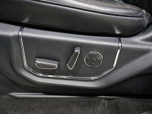 Used 2019 Ford Expedition Platinum AWD/4WD image 12