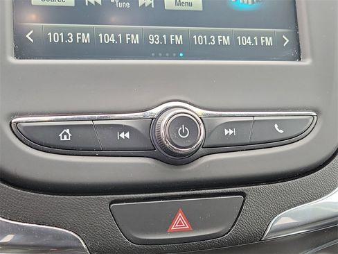 Used 2018 Chevrolet Equinox LT image 28