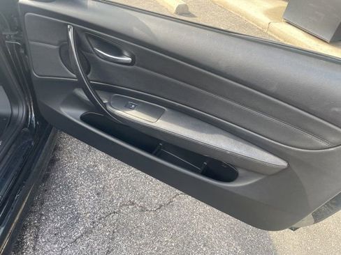 Used 2011 BMW 135i Convertible image 22